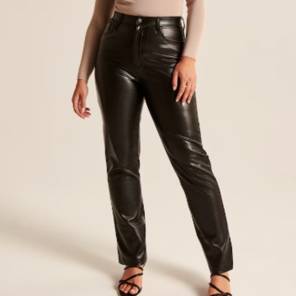 Abercrombie & Fitch Curve Love Vegan Leather 90s Straight Black Pant Size 25